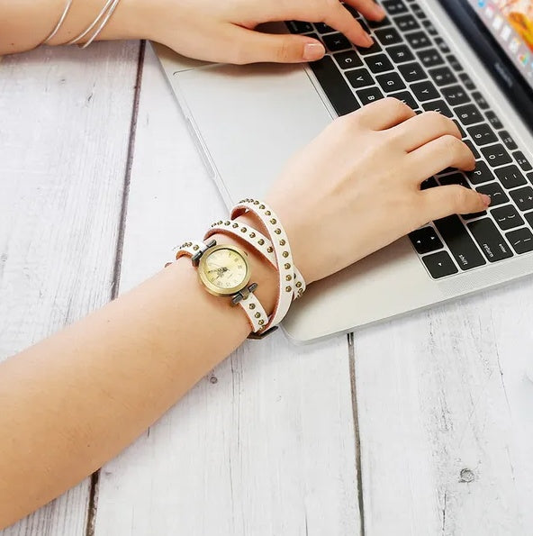 Retro Rivet Leather Watch – Stylish Hand Chain Bracelet Watch for Women